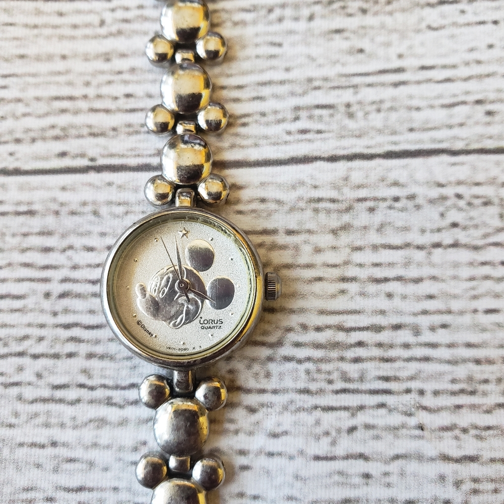LORUS QUARTZ Disney Mickey watch